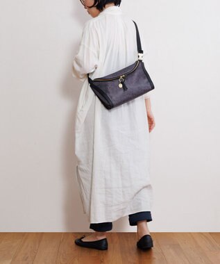 ACE BAGS & LUGGAGE HAyU × ace.  ユッカ ショルダーバッグ 17835 チャコール（ネコヘッド柄）