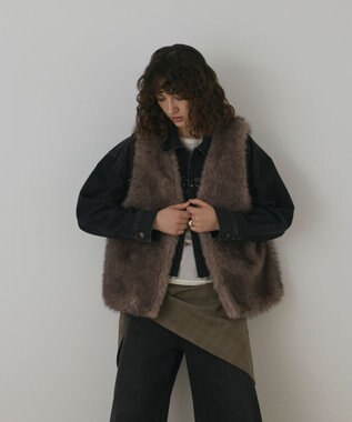 GRACE CONTINENTAL フェイクフォックスファ－ベスト グレー