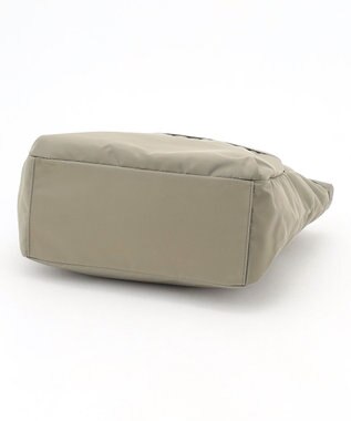 LA BAGAGERIE チャーム付き　ナイロンリュック グレー