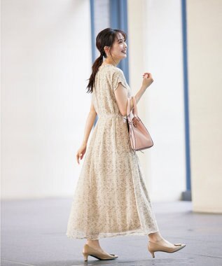 Tiaclasse 【洗える】花柄シフォン衿ギャザーワンピース ベージュ