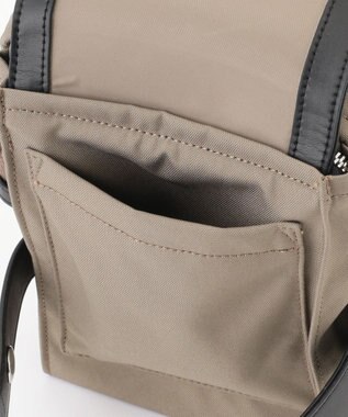 Y'SACCS ベルトスクエアミニマムショルダーバッグ グレージュ