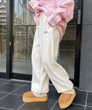 WEGO 裏起毛ロゴ刺繍スウェットパンツ オフホワイト