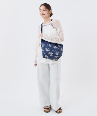LeSportsac BUCKET TOTE/フローラルブルームズネイビー フローラルブルームズネイビー