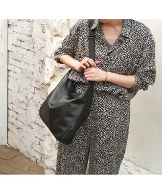 Regalo Felice 【A4サイズ対応 / 機能充実】ショルダー / REGALO BK(ブラック）