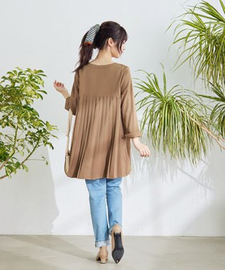 Tiaclasse 【洗える・スマート裏起毛】バックプリーツチュニックブラウス ベージュ