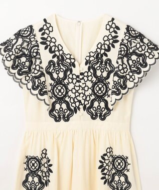 GRACE CONTINENTAL バイカラー刺繍コットンワンピース ホワイト