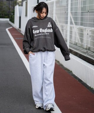 WEGO 【ユニセックス着用ITEM】グラフィックバルーンクロップドプルパーカー ブラックその他