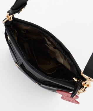 LA BAGAGERIE 【LA BAGAGERIE×HELLO KITTY】リボンチャーム付き　スクエアポシェット ブラック