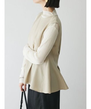 Green Parks AnriettMusee ノースリーブタックペプラムブラウス Beige