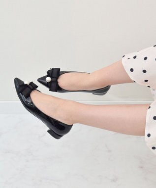 Bridget Birkin 【Bridget Birkin】パールリボンポインテッドパンプス ブラックエナメル