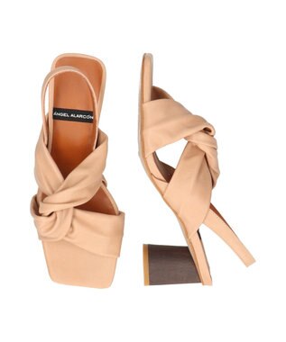 INTER-CHAUSSURES 【ANGEL ALARCON】スクエアトウクロスベルトサンダル ベージュ