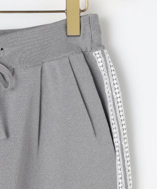 組曲 【組曲×setsuko sagittaire】レーシートラック パンツ ライトグレー系