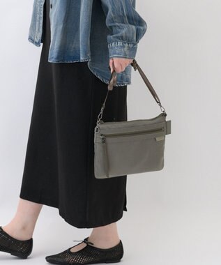 ACE BAGS & LUGGAGE W&.Day/Night キルッコ フラットショルダー 19141 ダブルアンドデイナイト ウォームグレー