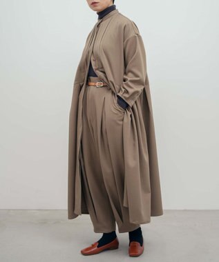 muuc 〈シワになりにくい機能素材〉〈サステナブル素材〉〈ウールライク肉厚生地〉〈オンオフ着られる〉センタータックパンツ ベージュ