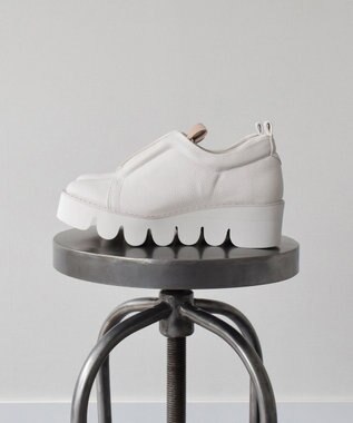 Bridget Birkin 【Round About】甲ゴムヒールアップスニーカー ホワイト