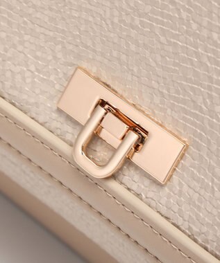 style code 【MERCURYDUO/マーキュリーデュオ】メタリッククラック調型押し フラップハンドバッグ グレージュ