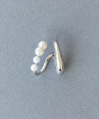 Phoebe 〈シリーズ累計販売10000点突破！〉≪雑誌掲載≫ドレッシングパールイヤーカフ　シルバー シルバー