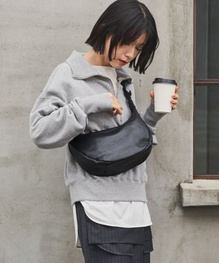 russet ＜ブランド人気No.1ショルダー＞ソフトレザーラウンドショルダーバッグ(CE-1326-WEB) Black2（シルバー金具）