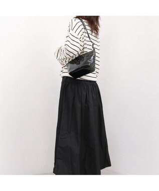 UNBILLION カシュカシュ cachecache / ソフトエナメル舟型ショルダー ブラック