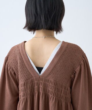 AMERICAN HOLIC 【先行予約】【WEB限定】主役級ラク映え：前後2WAY Vネックシャーリングチュニックブラウス Brown