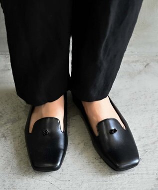 muuc ビーズモチーフのスクエアシューズ ブラック