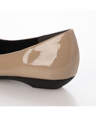 MODE ET JACOMO <carino>【レイン対応】プレーンパンプス ベージュエナメル