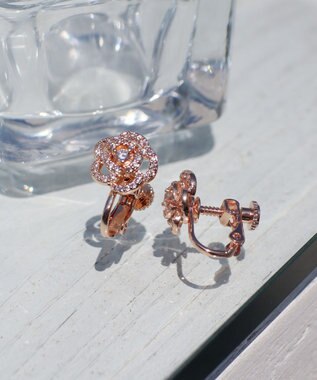 Tiaclasse 【金属アレルギー対応】カメリアモチーフピアス・イヤリング ピンクゴールドイヤリング