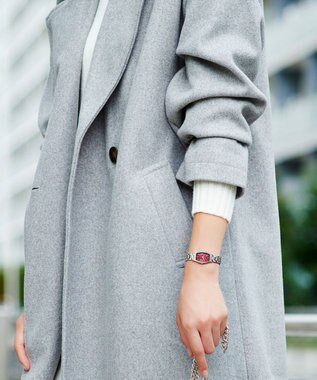 CITIZEN 【数量限定モデル】レッドの文字板が印象的な電池交換不要トノー型ウオッチ シルバー