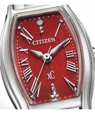 CITIZEN 【数量限定モデル】レッドの文字板が印象的な電池交換不要トノー型ウオッチ シルバー