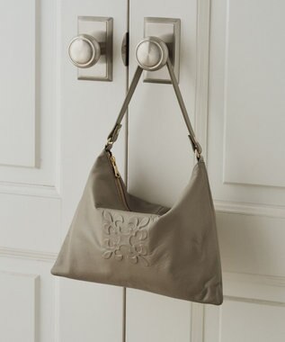 russet エンボスモノグラムショルダーバッグ(CE-1547) GrayBeige