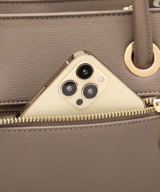 style code  【MERCURYDUO/マーキュリーデュオ】メタルアイレット　両アオリポケット　スクエアハンドバッグ オーク