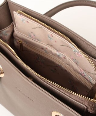 style code  【MERCURYDUO/マーキュリーデュオ】メタルアイレット　両アオリポケット　スクエアハンドバッグ オーク