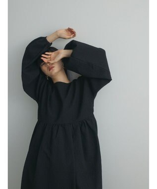 Green Parks armonia. エンボスタックコクーンワンピース Black