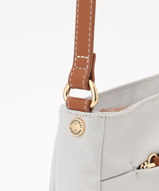 LA BAGAGERIE ポリエステルキャンバス　タックポシェット アイボリー