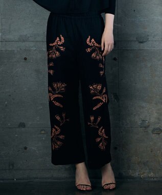 自由区 【カトリエムブーケ】Broderie a motifs floraux 刺繍パンツ ブラック×オレンジ