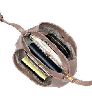 IBIZA イニシオ　牛革　ショルダーバッグ モカ