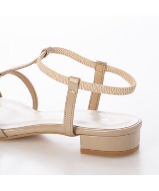 MODE ET JACOMO <carino>ポインテッドトゥTストラップサンダル ベージュエナメル