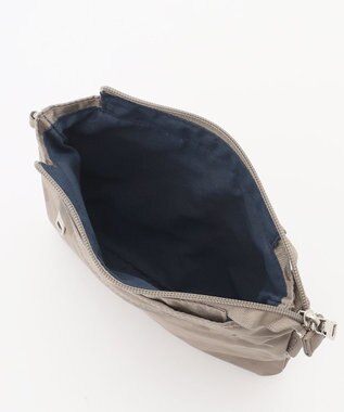 Y'SACCS ドットジャガードポーチ付きリュックサック ライトグレー