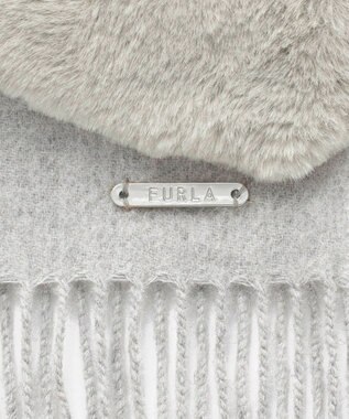 MOONBAT 【WEB限定】フルラ (FURLA)エコファー付きマフラー 無地×ハート　ウールマフラー ロゴプレート付き ライトグレー