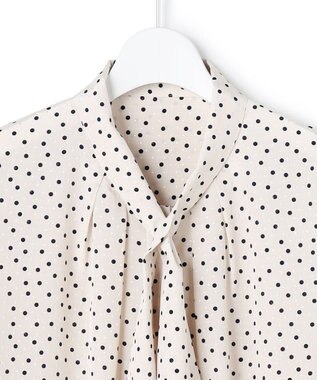 23区 【先行予約】ランダムドットプリント タックブラウス ベージュ系