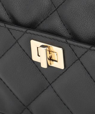 23区 ファスナー キルティング ショルダーバッグ ブラック系