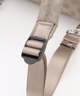 Y'SACCS ドットジャガードポーチ付きリュックサック ライトグレー