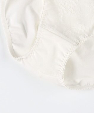 Wing ジュニアショーツ おしりにくいこみにくい ズレ上がりにくい(裾) RB2555とペア 【non!PKパンツ】 はきこみ丈あさめ RJ3555 ウイング／ワコール アイボリー