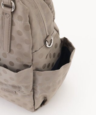 Y'SACCS ドットジャガードポーチ付きリュックサック ライトグレー