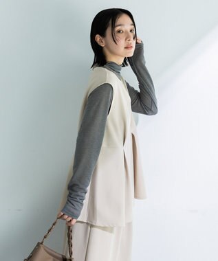 Green Parks 楽ちんリップルペプラムベスト Light Beige