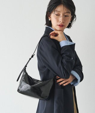 russet エナメルワンショルダーバッグ(CE-1635) Black