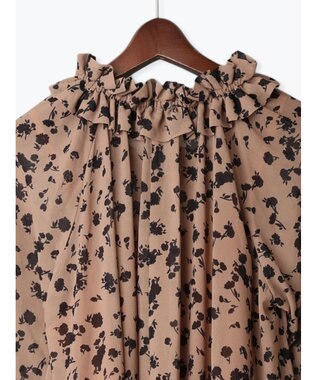 Te chichi フラワーシフォンフリルネックドレス ベージュ