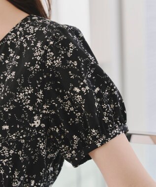 Tiaclasse 【袖が選べる・洗える】配色モノクロ花柄ワンピース 半袖：ブラック