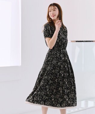 Tiaclasse 【袖が選べる・洗える】配色モノクロ花柄ワンピース 半袖：ブラック