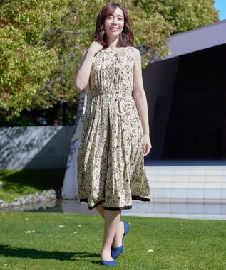 Tiaclasse 【袖が選べる・洗える】配色モノクロ花柄ワンピース ノースリーブ：アイボリー